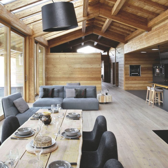 grande-piece-a-vivre-dans-le-chalet_5166439